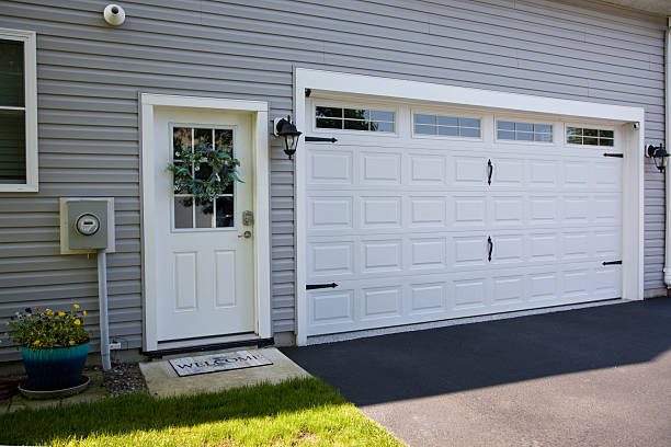 24/7 Emergency Garage Door Panel Replacement experts in Hydro, OK